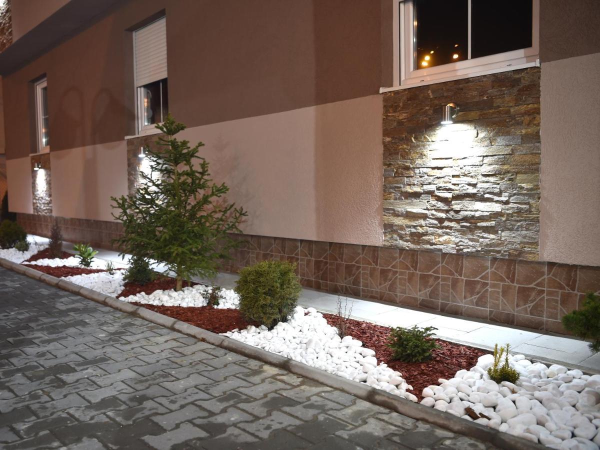 Olimp Motell Kraljevo Exteriör bild